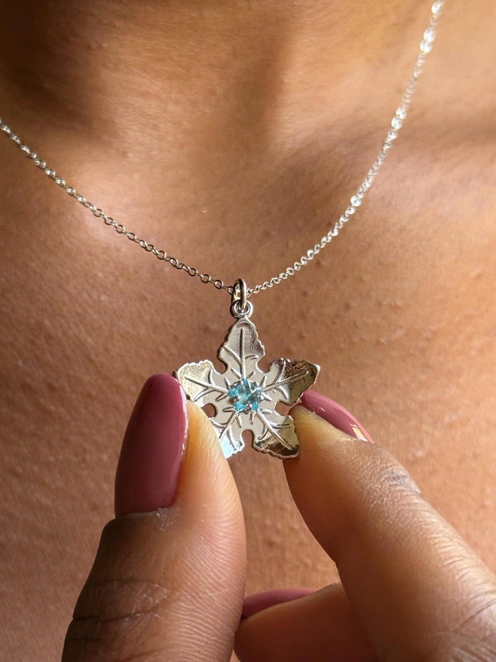 Leaf Star Pendant Necklace